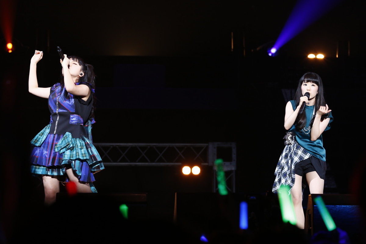 JUNNAと東山奈央 (c)ANIMAX MUSIX 2017 YOKOHAMA