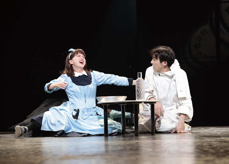 NODA・MAP 第 26 回公演『兎、波を走る』（撮影：篠山紀信）