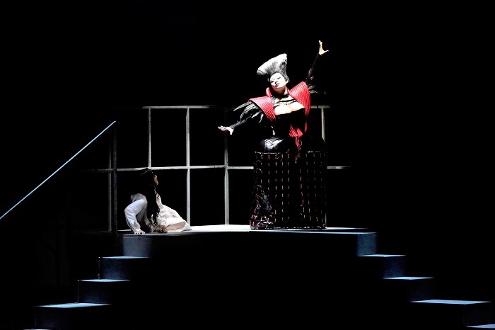 2015年東京二期会オペラ劇場公演より 撮影：三枝近志