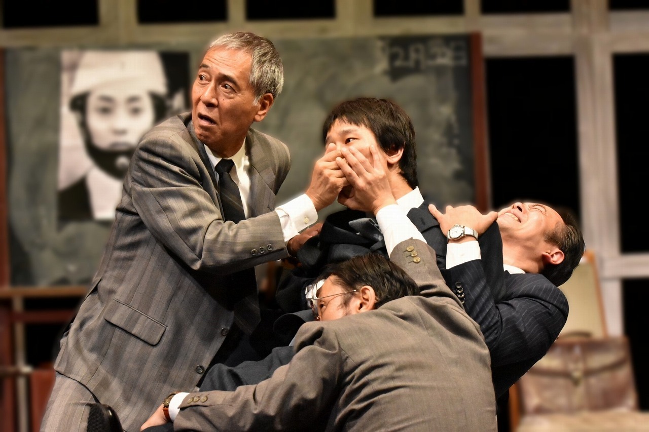 『好男子の行方─三億円事件─』舞台写真