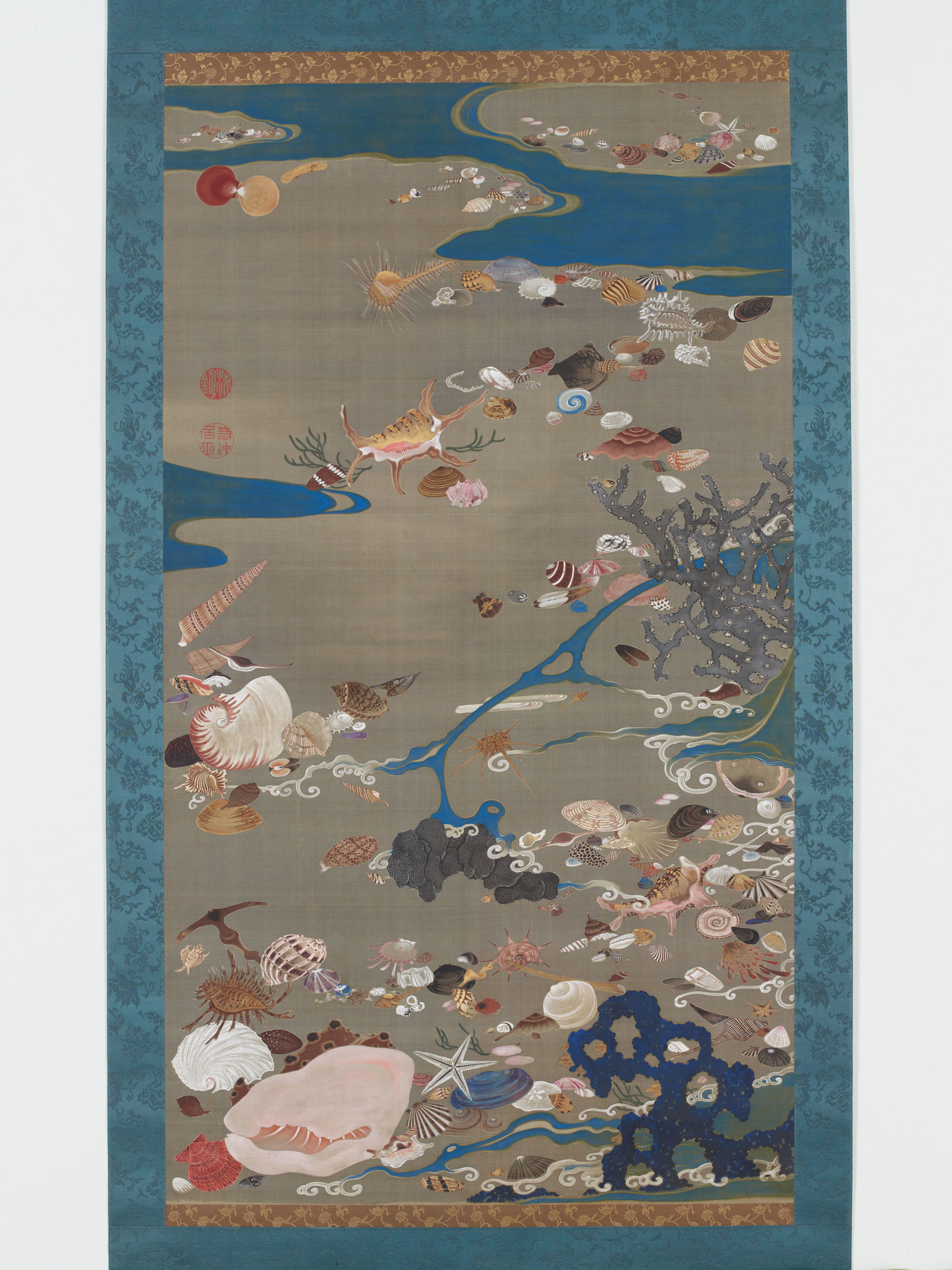 伊藤若冲〈貝甲図〉（動植綵絵30幅のうち） 宮内庁三の丸尚蔵館蔵