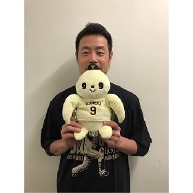 阿部慎之助　ぬいぐるみ Amazon.co.jp: ジャイアンツ 阿部慎之助 アベドッグ ハンド