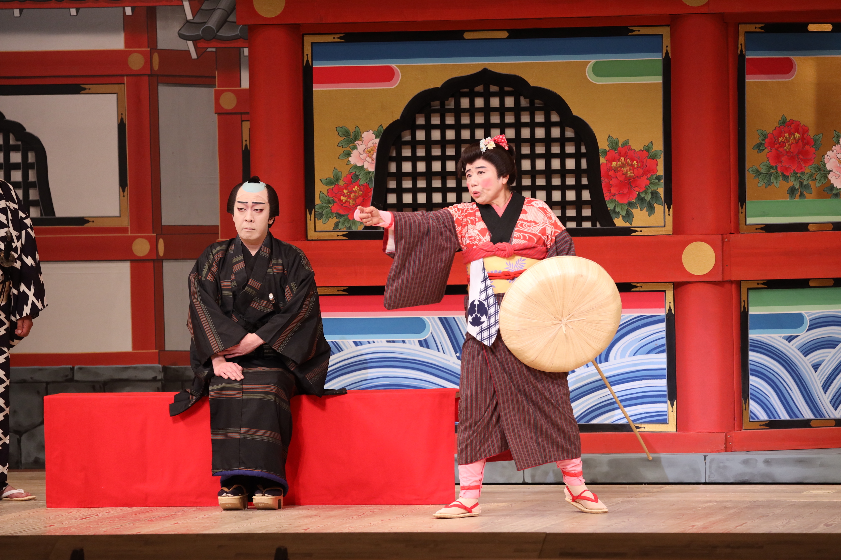 「はなのお六」左から中村亀鶴、藤山直美