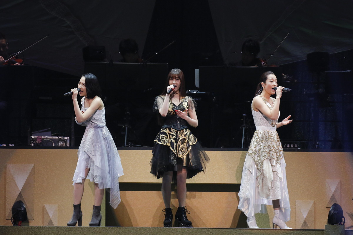 Kalafinaが武道館に響き渡らせた「未来福音」『Kalafina 10th