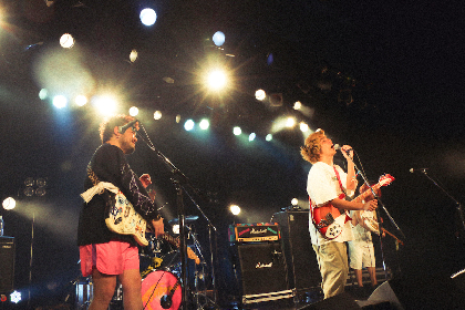 TENDOUJIが“EASY PUNK”を掲げた遊び場、リキッドワンマンを目撃