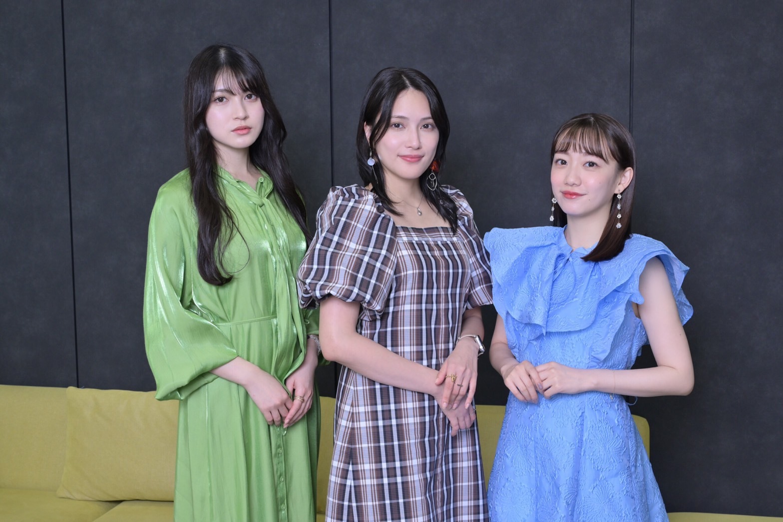 左から、神志那結衣、入山杏奈、関根優那