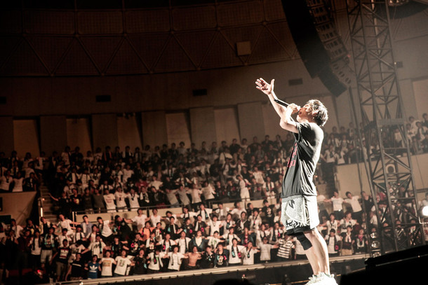 UVERworldのライブの様子。（写真提供：Sony Music Records）