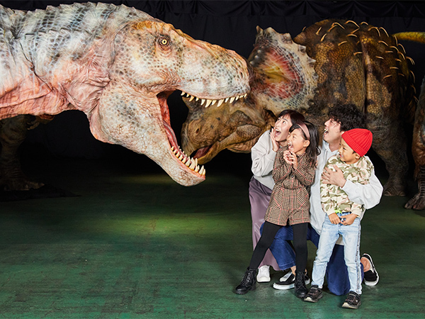 『AMAZING DINOSAURS ART EXHIBITION ディノアライブの恐竜たち展』