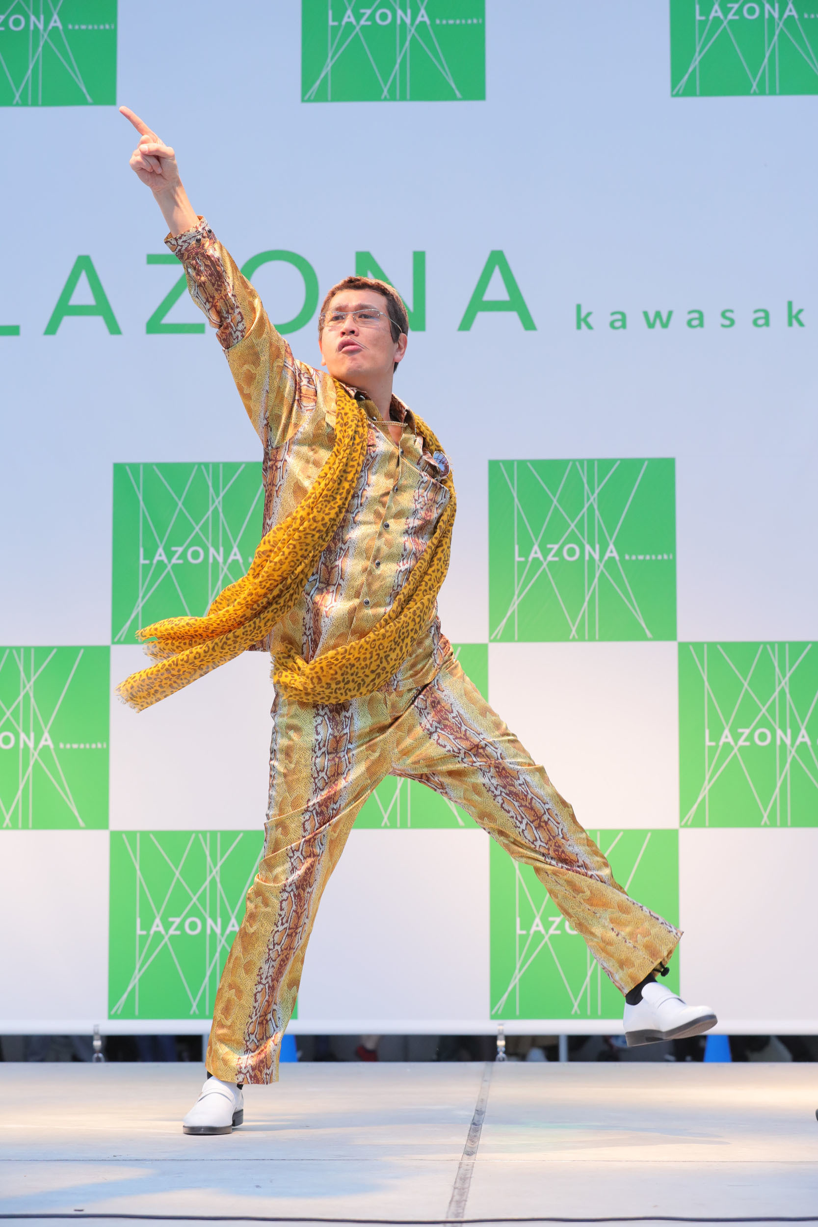 ピコ太郎 ラゾーナ川崎プラザ