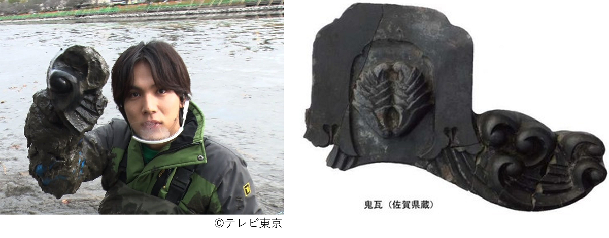 左：今回発見した鬼瓦を手にする中川大志／右：佐賀城跡から発掘された左と同時期同型で作られたと推定される鬼瓦