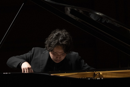 ピアニスト髙木竜馬にみた、磨き上げられたストーリーテラーの才～紀尾井ホールでのリサイタルをレポート