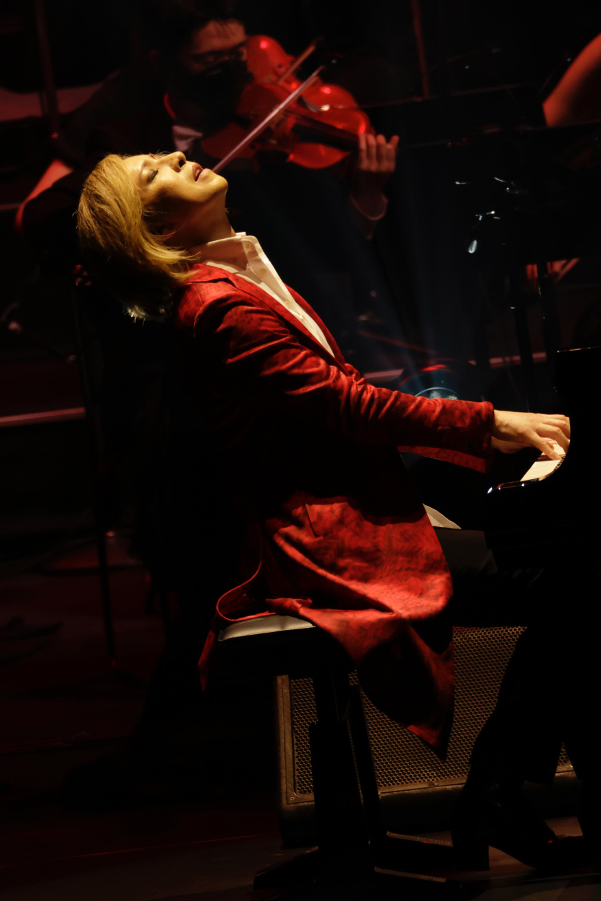 YOSHIKIが4年ぶりのクラシカル公演でとめどない涙 『YOSHIKI CLASSICAL