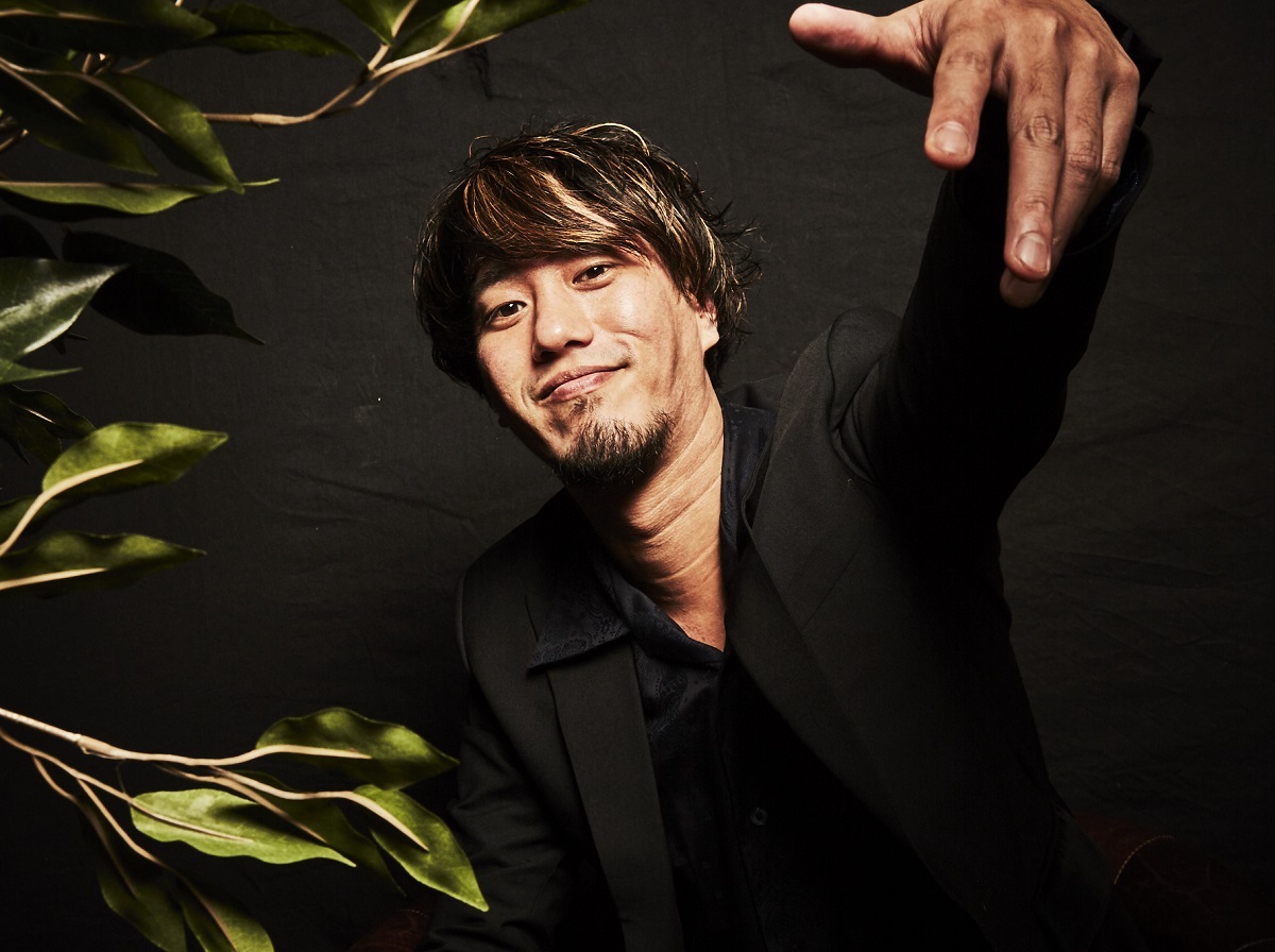 BRADIO/酒井 亮輔(Ba) 撮影＝横井明彦