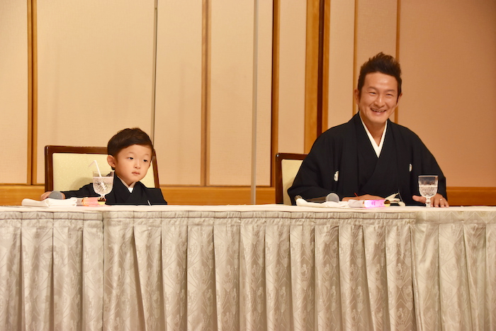 中村獅童（右）、小川陽喜