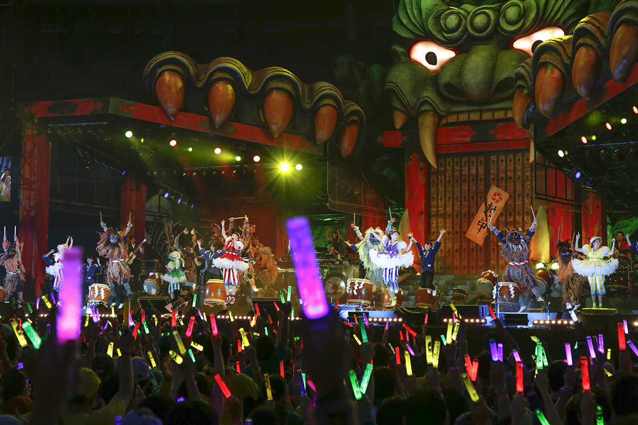 ももいろクローバーZ　photo by HAJIME KAMIIISAKA+Z