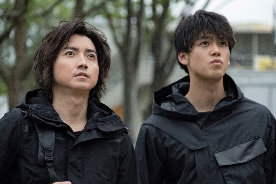 （C）吉⽥修⼀／幻冬舎（C）2020 映画「太陽は動かない」製作委員会
