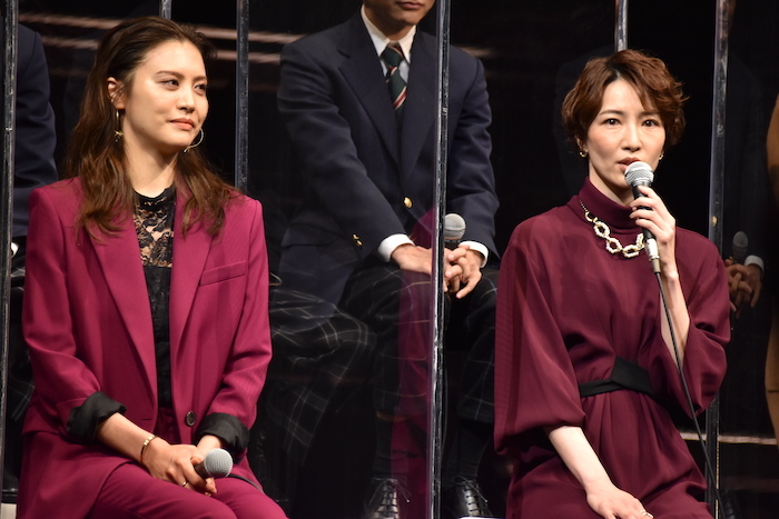 記者会見の様子