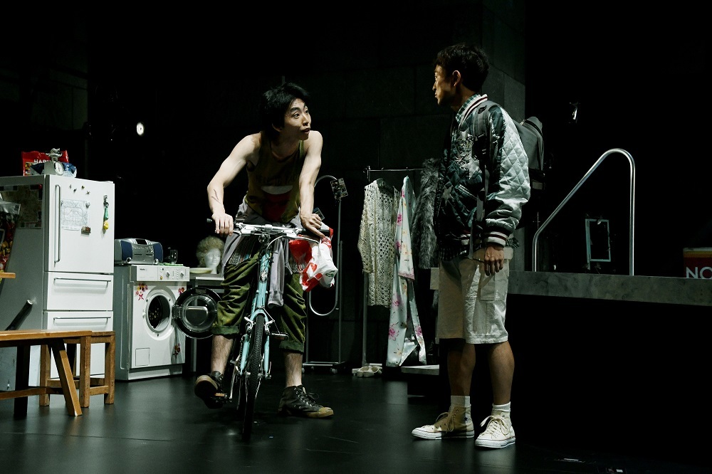世田谷パブリックシアター『チック』（2017）　初演時舞台写真