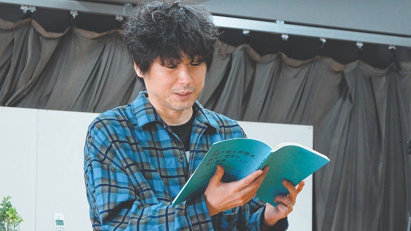 朗読劇『461個の弁当は、親父と息子の男の約束。』2025　稽古場場面写真 　　　　　　　　(C)AOI Pro.／サンライズプロモーション東京