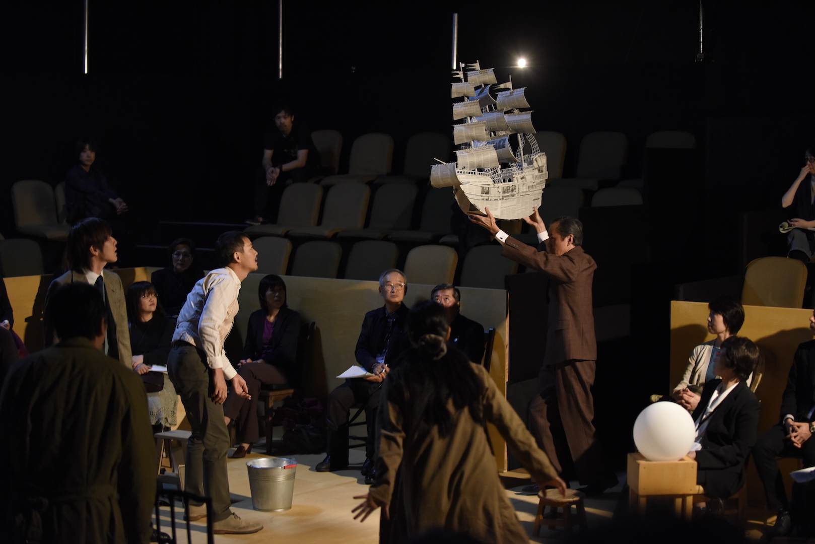 2014年『K.テンペスト』より 提供：まつもと市民芸術館