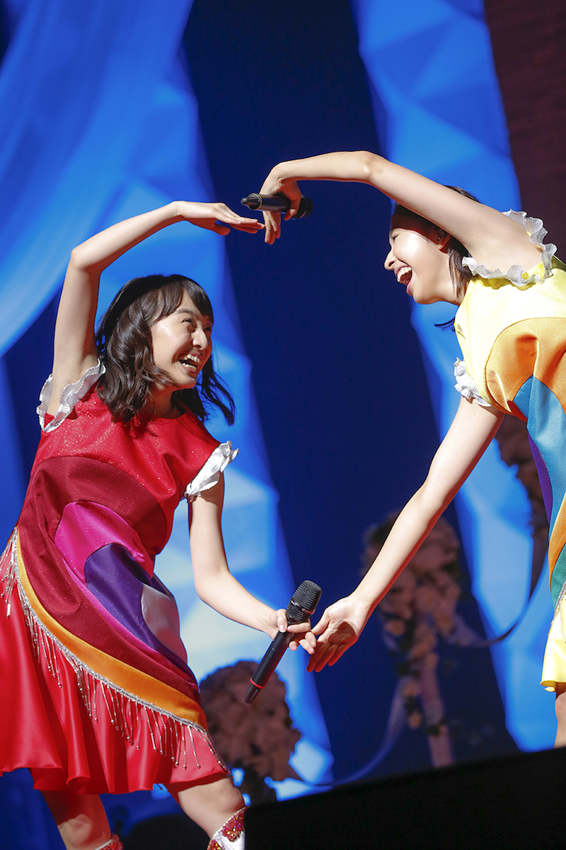 ももいろクローバーZ・百田夏菜子、玉井詩織 photo by HAJIME KAMIIISAKA
