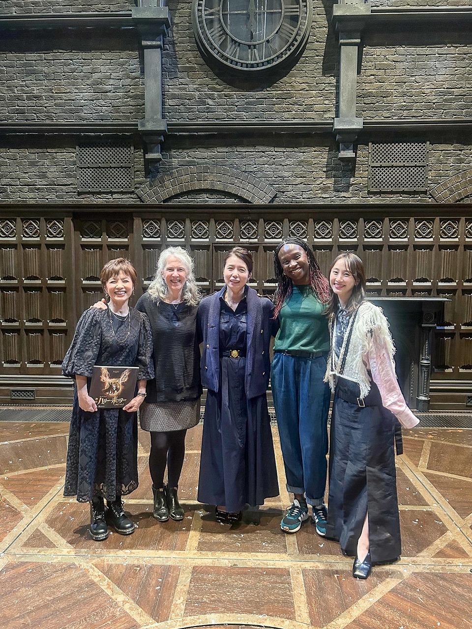 （左から）榊原郁恵、Debra Lawrance、高橋ひとみ、Naana Agyei-Ampadu、松井玲奈