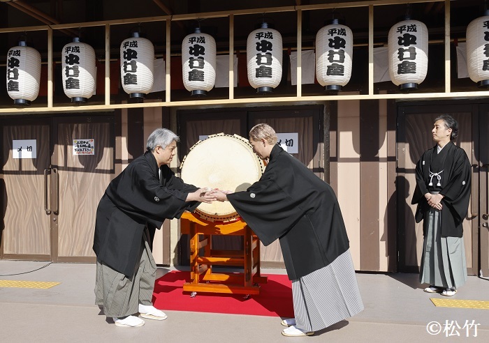 中村勘九郎と中村七之助らによる『平成中村座小倉城公演』が開幕 「一