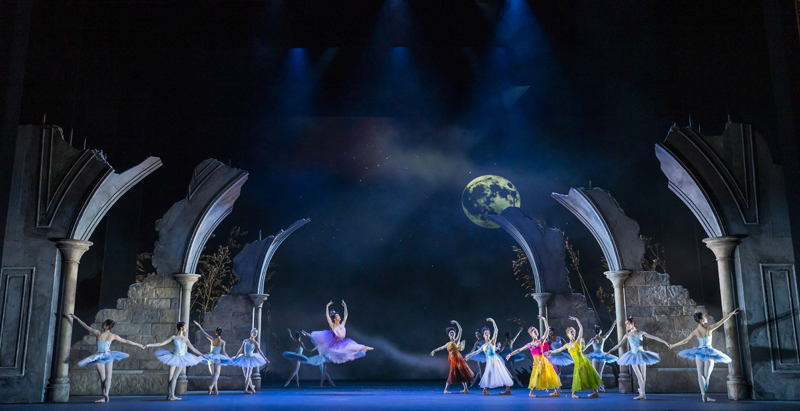 Cinderella, The Royal Ballet  ©2023 Tristram Kenton