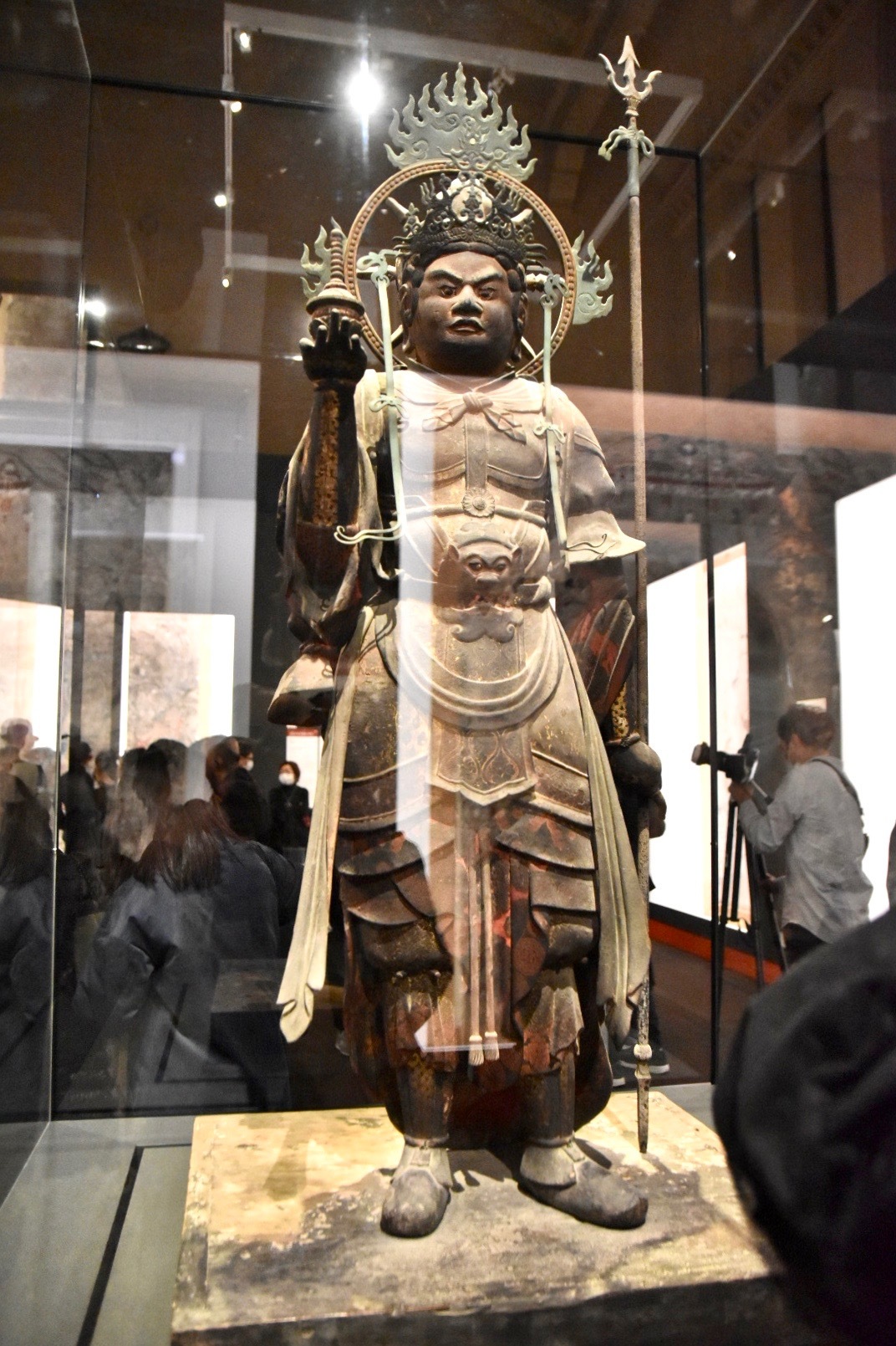国宝　毘沙門天立像　平安時代　承暦2年（1078） 法隆寺蔵
