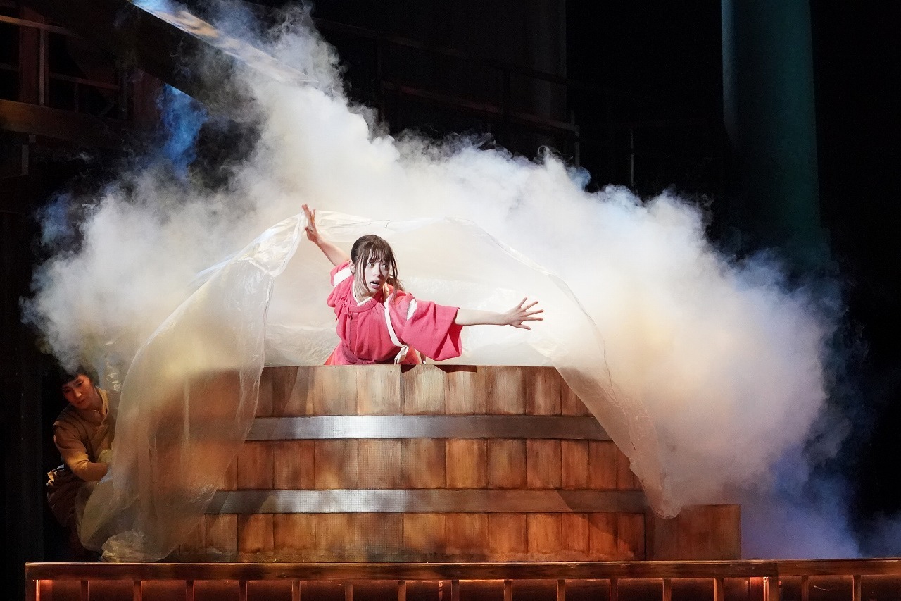 2022年初演 舞台『千と千尋の神隠し』舞台写真　橋本環奈