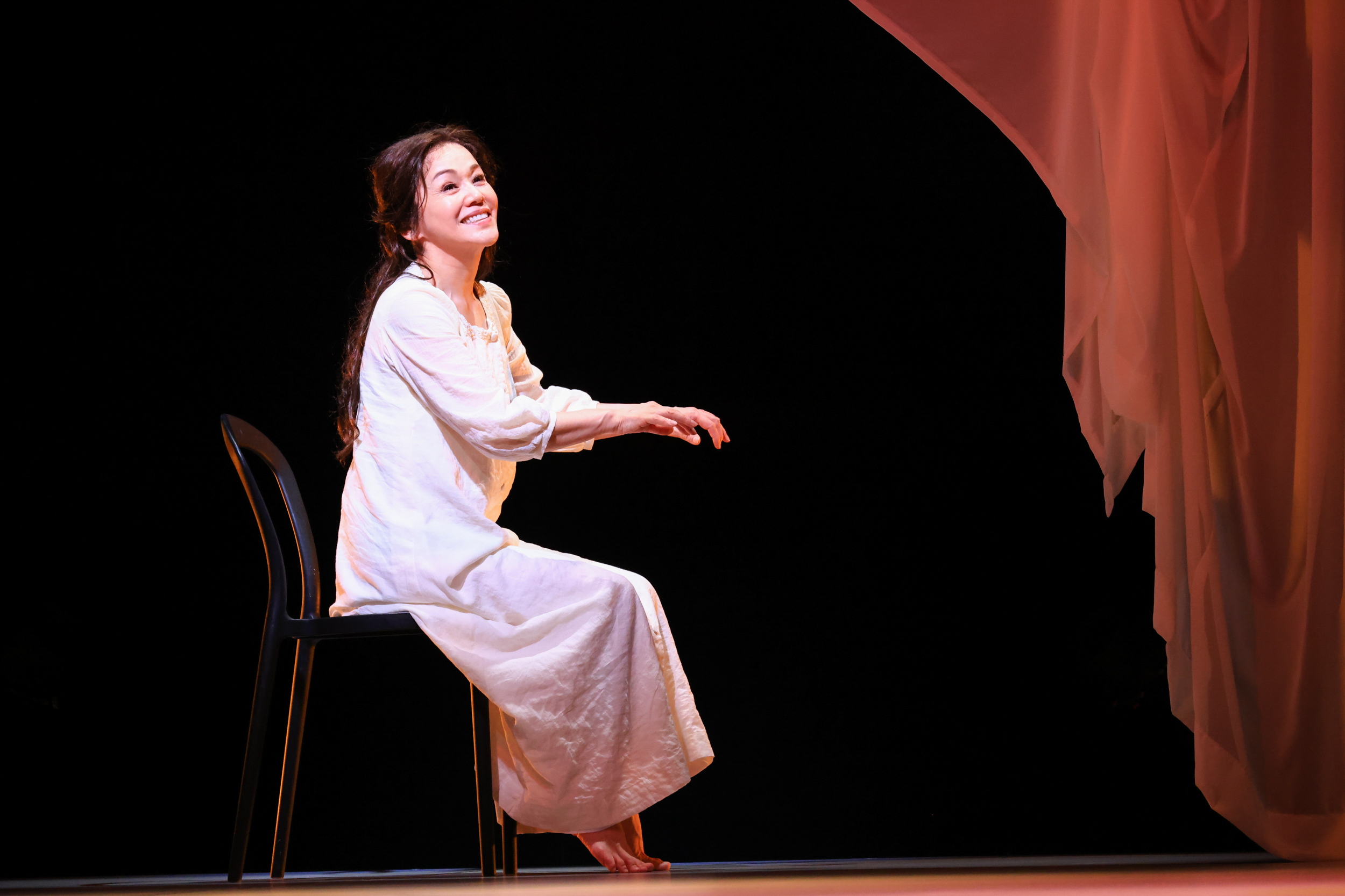 大竹しのぶ一人芝居『ヴィクトリア』東京公演　撮影＝宮川舞子