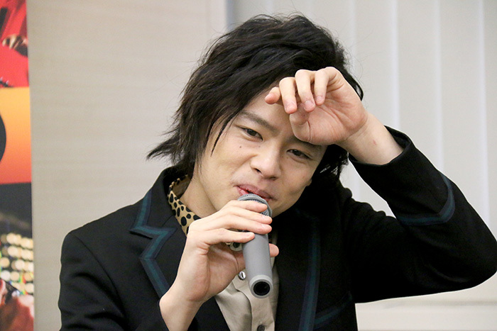 中川晃教