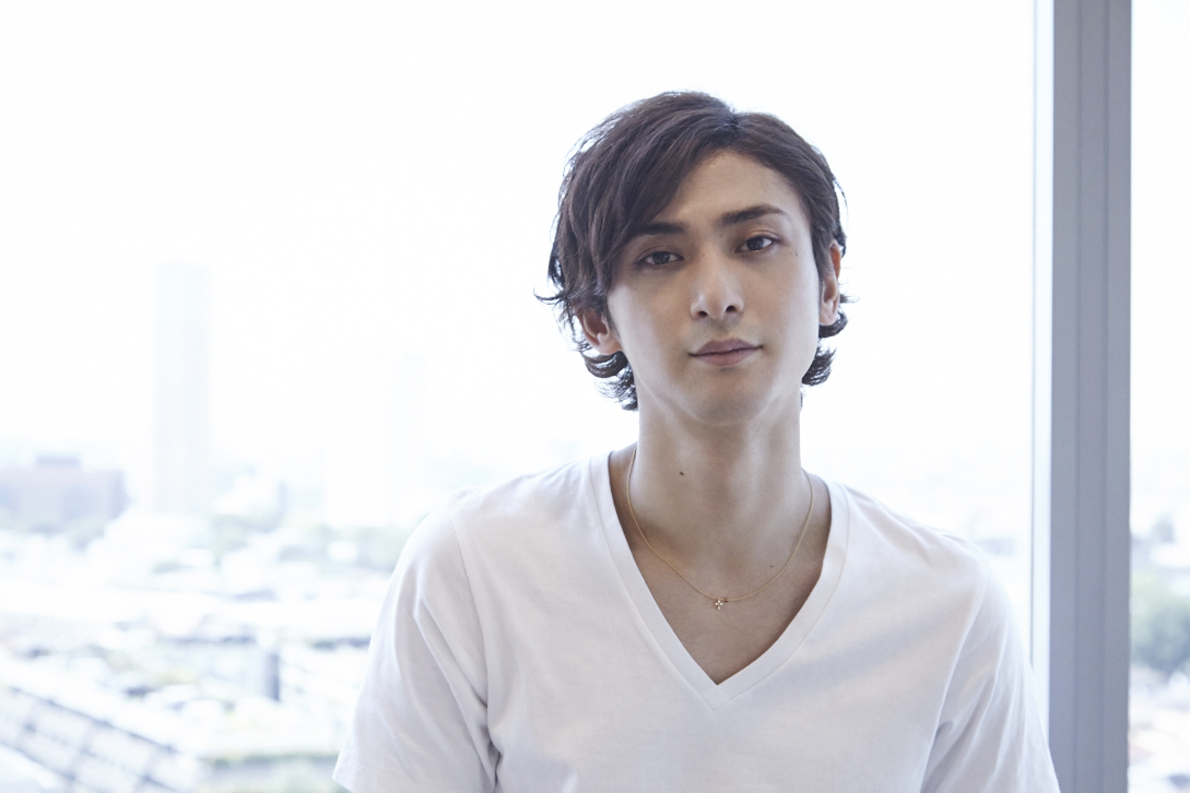 セバスチャン・ミカエリス役　古川雄大 （撮影＝岩間辰徳）