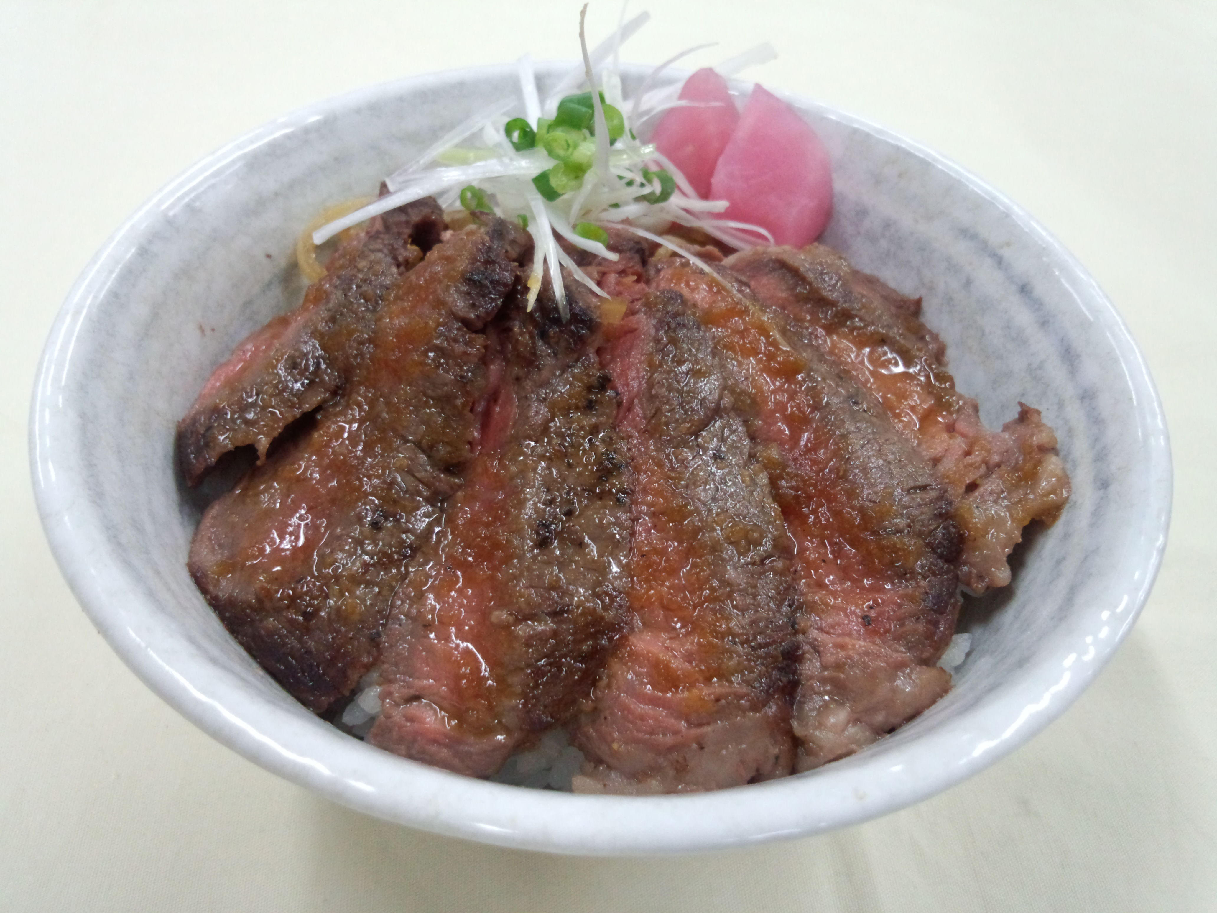 「米沢牛ステーキ丼」(山形県)