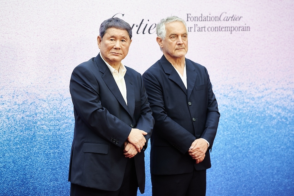 左から：北野武、エルベ・シャンデス氏