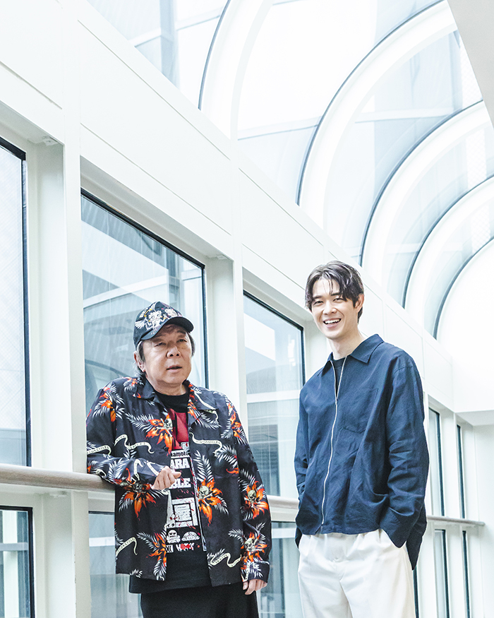 （左から）古田新太、宮沢氷魚
