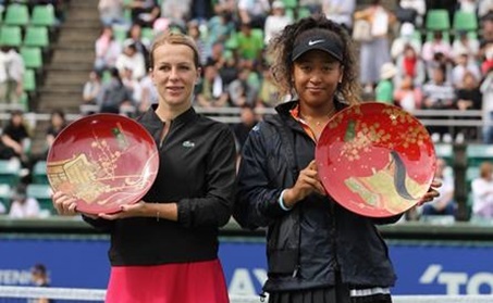 2019年シングルス優勝の大坂なおみ選手（右）と準優勝のアナスタシア・パブリュチェンコワ選手