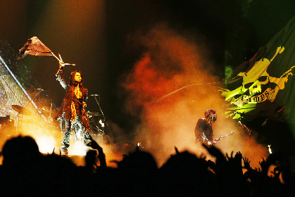 豪華セットや演出も必見！VAMPSツアーファイナルを初放映 | SPICE