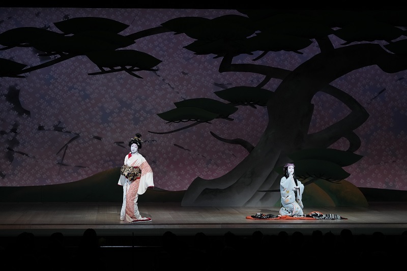 夜の部『二人椀久』（左より）松山太夫=中村壱太郎、椀屋久兵衛=尾上右近