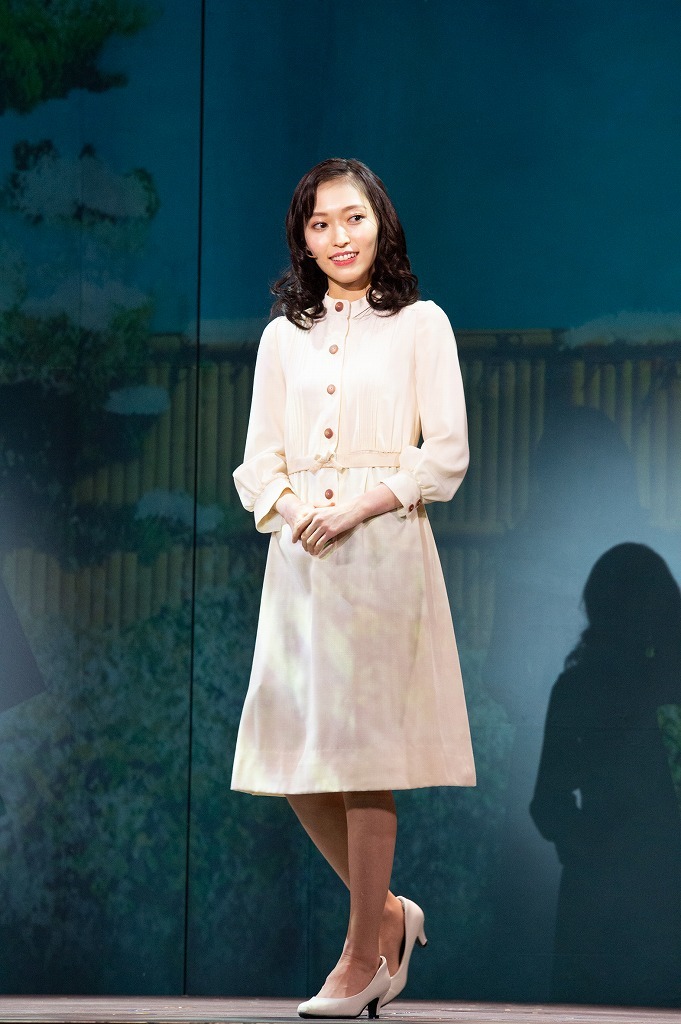 浪漫舞台『走れメロス』～文豪たちの青春～舞台写真　山崎富栄（山口真帆） (C)曳野若菜