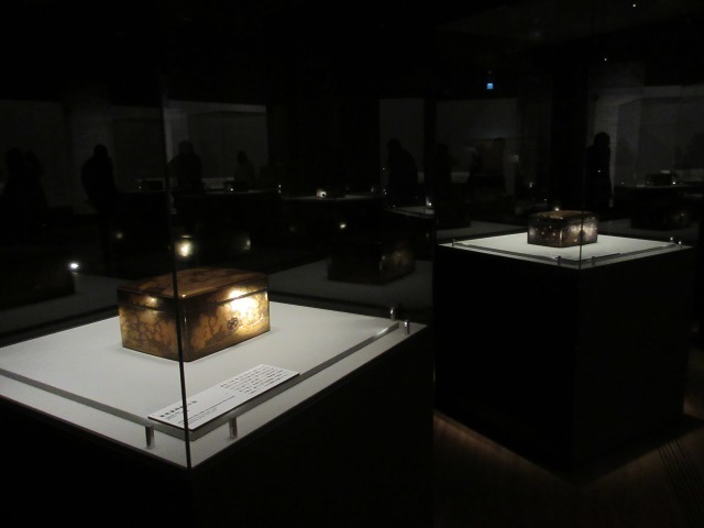 鎌倉時代に栄華を極めた、きらびやかな手箱の数々