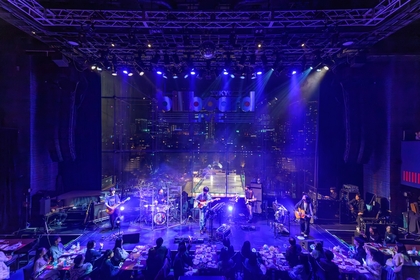 “あお”をテーマに掲げた2025年の締めくくりと次に向かう決意を見せたGalileo Galileiビルボード公演をレポート