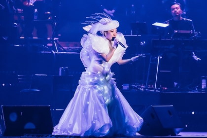 MISIA、デビュー25周年記念ツアーで「つつみ込むように…」から「希望のうた」まで新旧ヒット曲を網羅