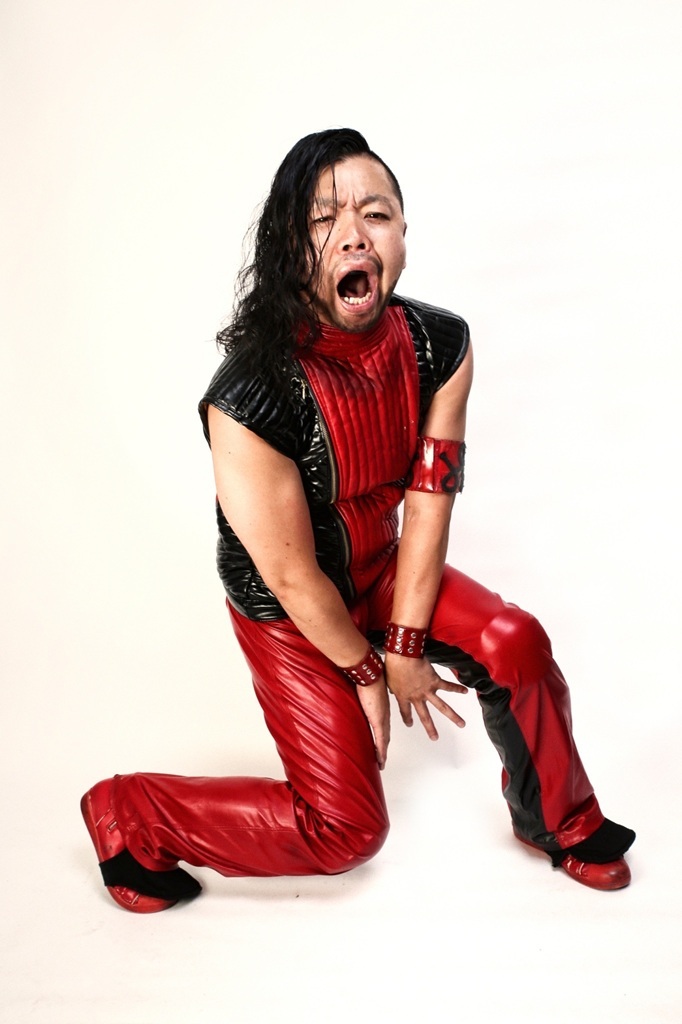 中邑珍輔。タナの永遠のライバルのニセモノ。棚橋引退の報を聞き、本物との対戦を密かに画策するも多くのニセモノ参戦ランブルに落ち着いた