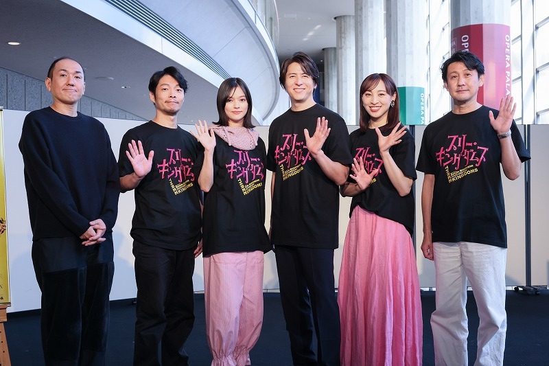 左から　上村聡史、伊達 暁、夏子、伊礼彼方、音月 桂、浅野雅博