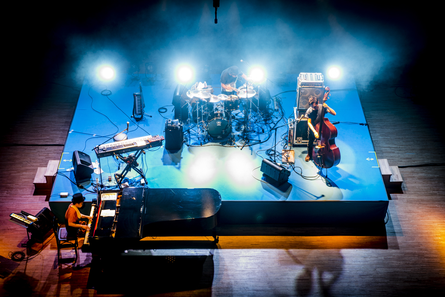 H ZETTRIO