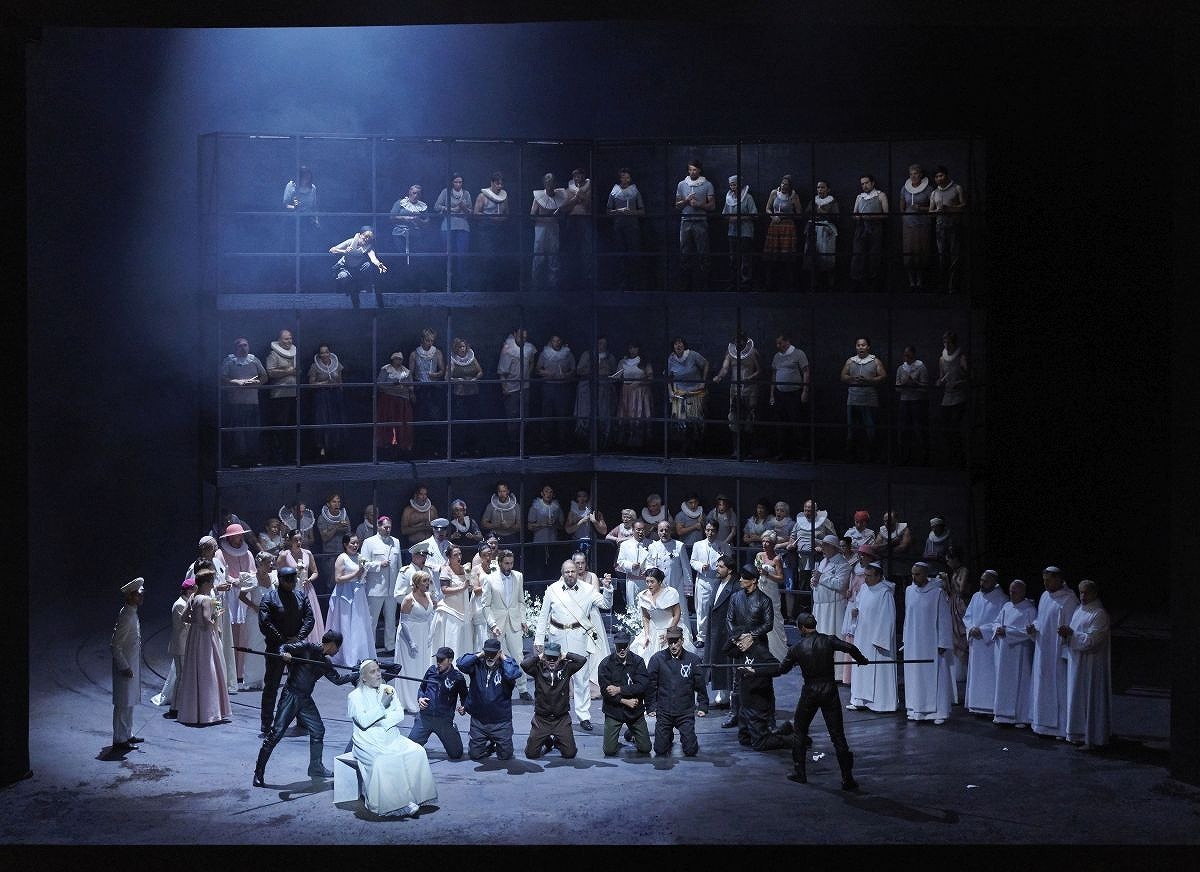 ロッテ・デ・ベア演出、シュトゥットガルト州立歌劇場公演オペラ『ドン・カルロ』より