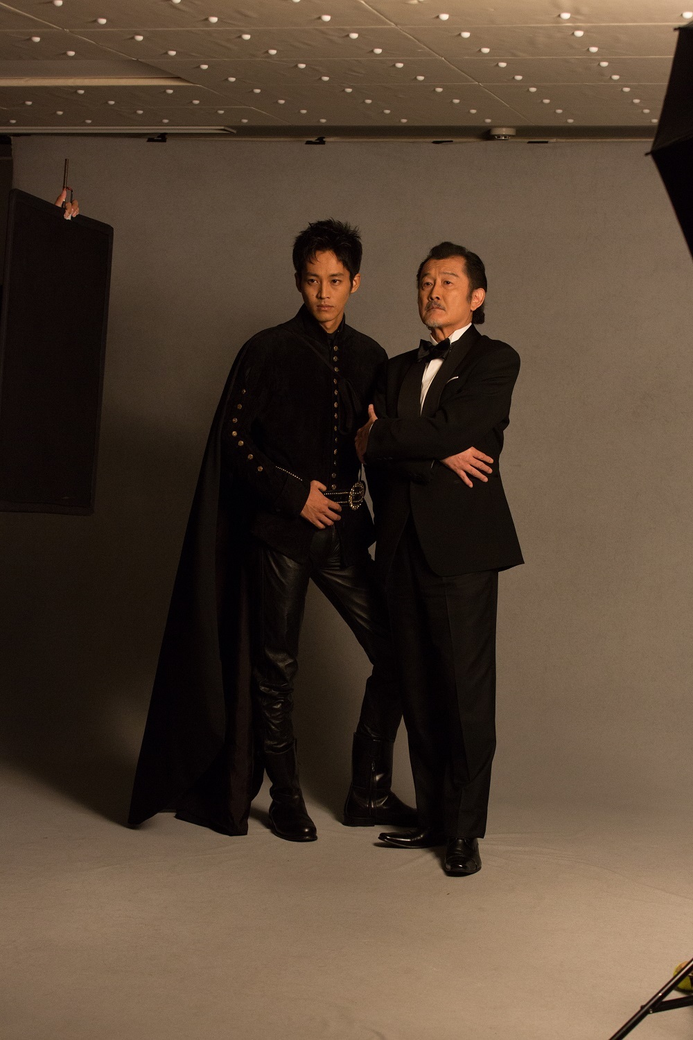 （右から）吉田鋼太郎、松坂桃李