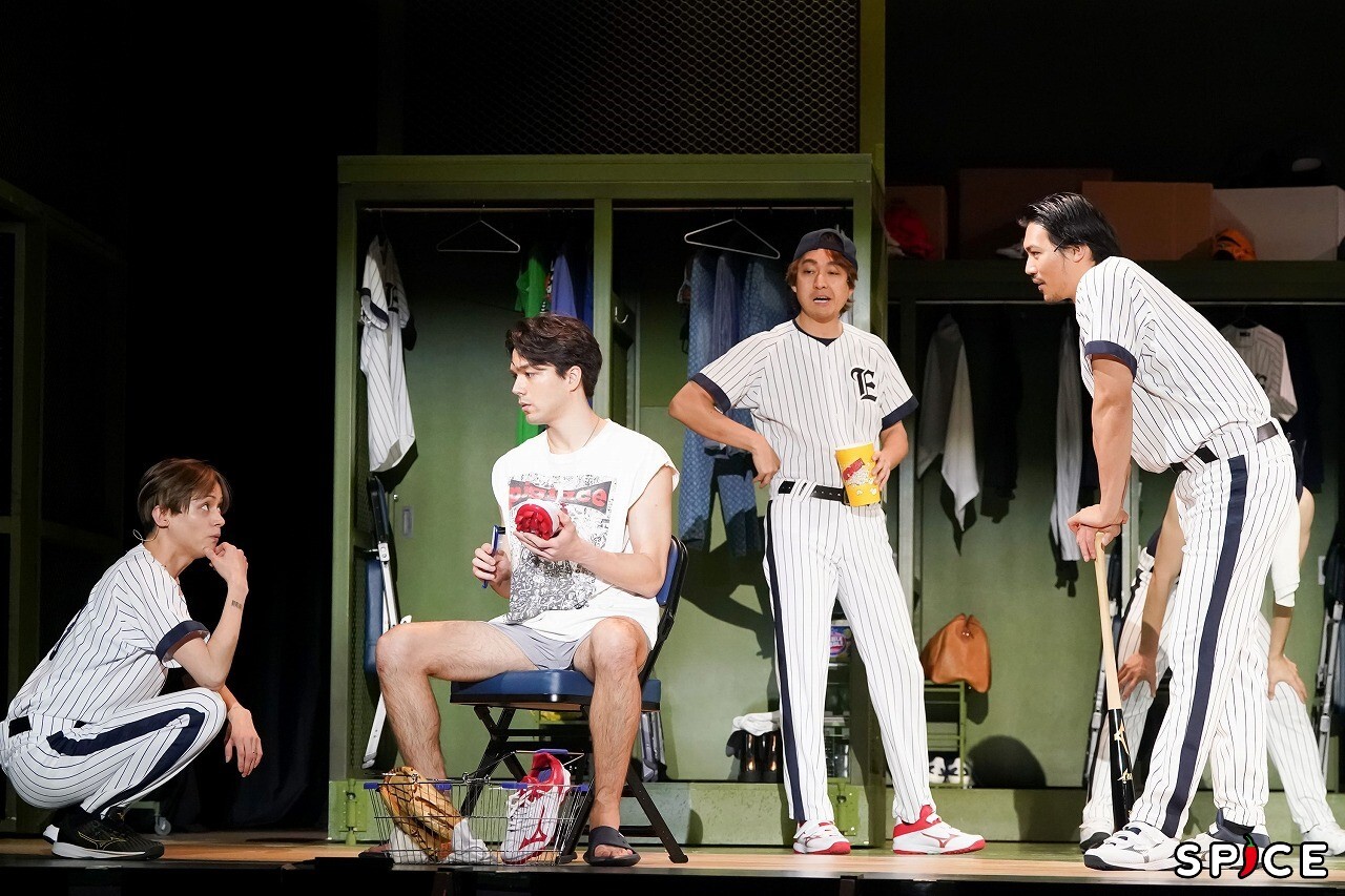 舞台『Take Me Out』2025 レジェンドチーム舞台写真   　　　　　　　　　撮影：田中亜紀