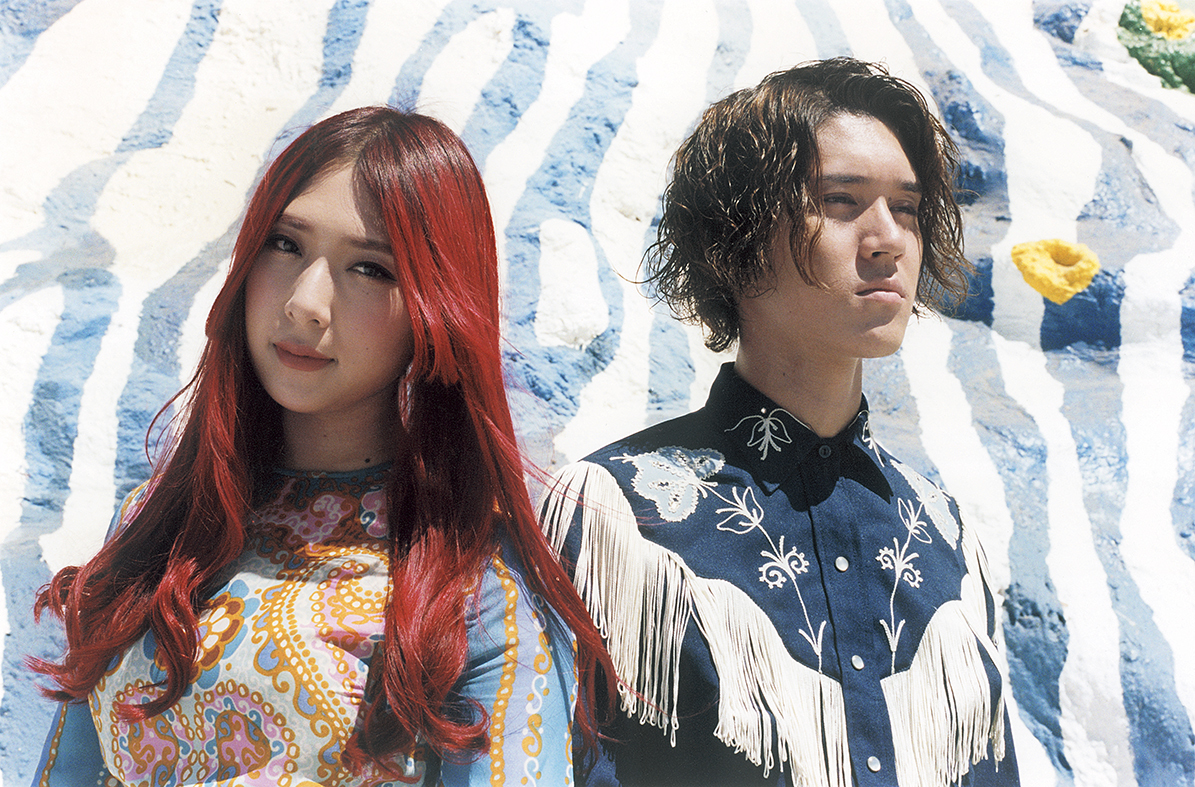 GLIM SPANKY、L.A.で撮り下ろした新ビジュアル解禁 アルバムの先着購入